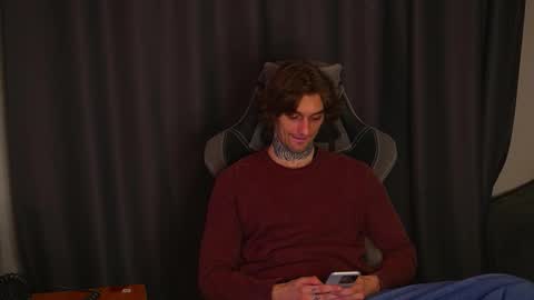 Jerk Machine online show from November 19, 2025, 4:56 am