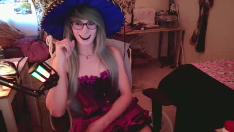 Ashley Scarlett online show from October 21, 2025, 7:36 pm