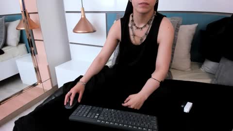 Ashkoreh online show from March 12, 2026, 11:00 pm