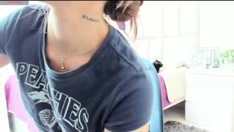 Carolina  online show from November 2, 2025, 3:58 pm