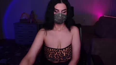 Snapshot of ashley__cooper__ chatting on December 22, 2024, 5:34 am Yasmina online show from December 22, 2024, 5:34 am
