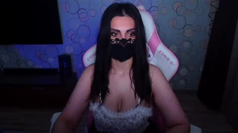   Yasmina   online show from June 19, 2026, 3:33 am