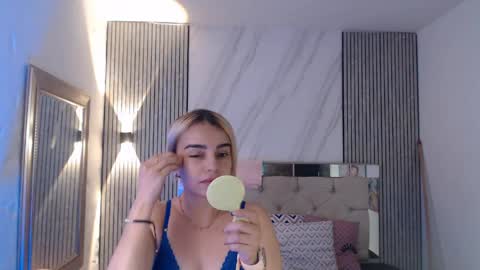 ashley__tylor online show from May 12, 2026, 4:26 pm