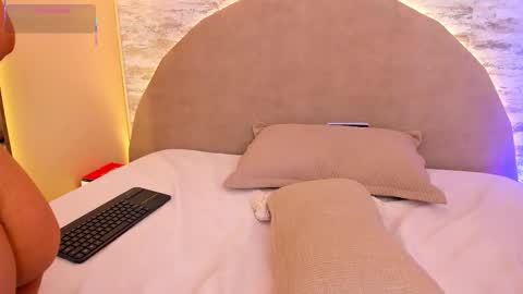 Snapshot of ashley_beaomunt chatting on February 24, 2026, 1:31 pm ashley_beaomunt online show from February 24, 2026, 1:31 pm