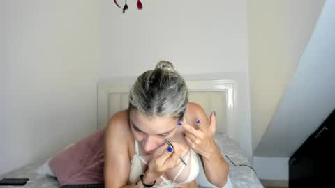 ashley_blair online show from July 4, 2026, 6:14 pm