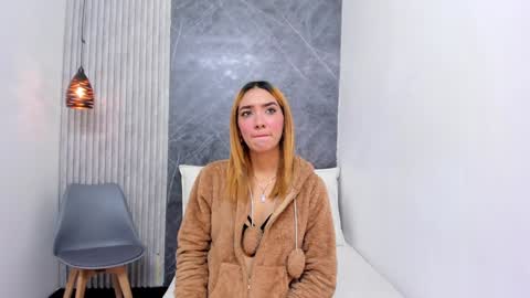 Snapshot of ashley_miller26 chatting on January 26, 2025, 12:01 pm ashley_miller26 online show from January 26, 2025, 12:01 pm