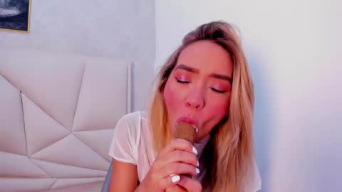 Snapshot of ashley_miller26 chatting on March 3, 2025, 11:33 am ashley_miller26 online show from March 3, 2025, 11:33 am