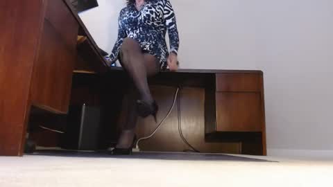 Snapshot of ashleyaki2000 chatting on October 9, 2025, 4:27 pm Ashley Ann online show from October 9, 2025, 4:27 pm