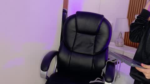 Snapshot of ashleyginger_ chatting on October 20, 2025, 6:03 am Ashley online show from October 20, 2025, 6:03 am