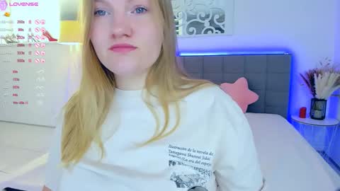 AshleyJonse online show from September 14, 2025, 5:17 am