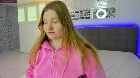 Snapshot of ashleyjonse chatting on January 18, 2026, 6:39 am AshleyJonse online show from January 18, 2026, 6:39 am