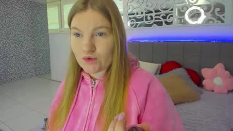 Snapshot of ashleyjonse chatting on February 2, 2026, 6:01 am AshleyJonse online show from February 2, 2026, 6:01 am