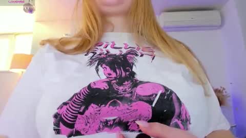 Snapshot of ashleyjonse chatting on February 11, 2026, 6:29 am AshleyJonse online show from February 11, 2026, 6:29 am