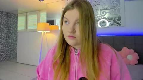 Snapshot of ashleyjonse chatting on February 18, 2026, 5:58 am AshleyJonse online show from February 18, 2026, 5:58 am