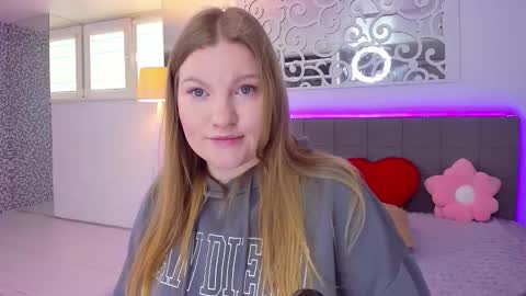 AshleyJonse online show from March 22, 2026, 6:17 am