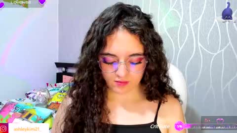 Snapshot of ashleykiim_ chatting on February 15, 2025, 7:17 pm .. Ashley .. online show from February 15, 2025, 7:17 pm