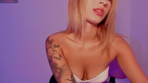 Snapshot of ashleyroys_111 chatting on November 8, 2025, 3:23 pm dahiana online show from November 8, 2025, 3:23 pm