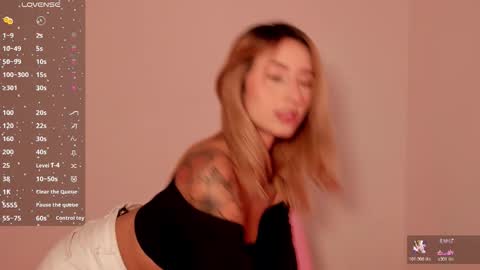 Snapshot of ashleyroys_111 chatting on November 13, 2025, 3:11 pm dahiana online show from November 13, 2025, 3:11 pm