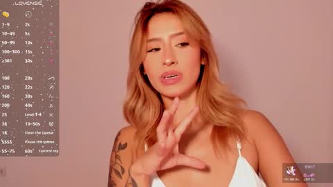 Snapshot of ashleyroys_111 chatting on November 25, 2025, 5:57 pm dahiana online show from November 25, 2025, 5:57 pm