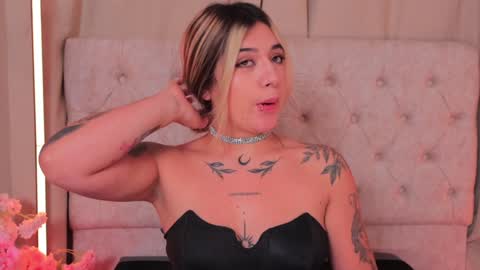 Snapshot of ashleyvalirya chatting on January 23, 2025, 10:01 am Ashley Lauren online show from January 23, 2025, 10:01 am