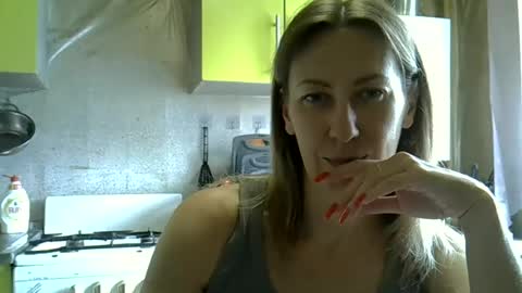 Snapshot of ashleyxhoney chatting on June 18, 2026, 7:41 am AshleyXHoney online show from June 18, 2026, 7:41 am