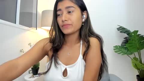 Snapshot of ashllovee_ chatting on January 17, 2025, 11:40 pm ashllovee online show from January 17, 2025, 11:40 pm