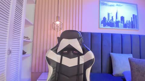 ashlye_miller_ online show from November 21, 2025, 4:00 am