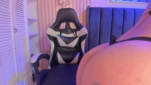 ashlye_miller_ online show from April 9, 2026, 4:45 am