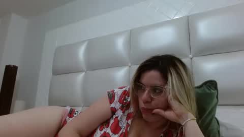 Snapshot of ashlymoon chatting on January 29, 2025, 4:26 am AshlyMoon online show from January 29, 2025, 4:26 am