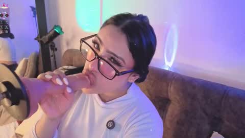 Snapshot of ashlynnlowe_ chatting on March 3, 2026, 10:26 pm Ash online show from March 3, 2026, 10:26 pm