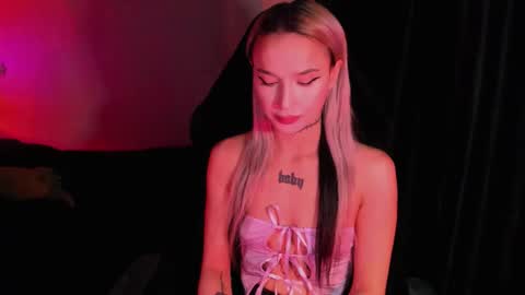 Mila online show from February 25, 2026, 5:50 am