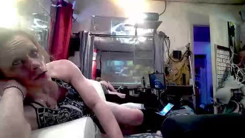 ashmomo online show from February 12, 2025, 5:26 am