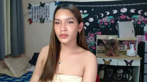 Snapshot of asian_glamm chatting on December 3, 2024, 6:38 pm ANITA online show from December 3, 2024, 6:38 pm