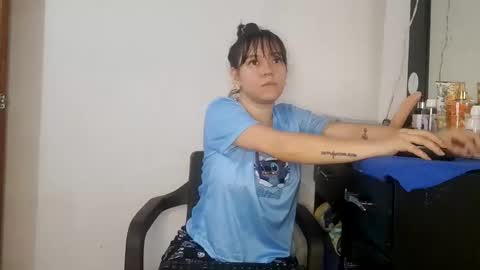 Damara Roland online show from October 14, 2025, 3:24 pm