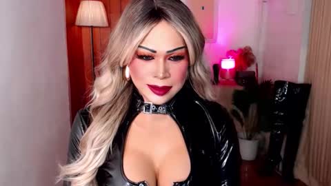 nicole online show from October 1, 2025, 8:42 am