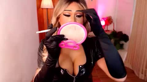 nicole online show from October 9, 2025, 11:41 am