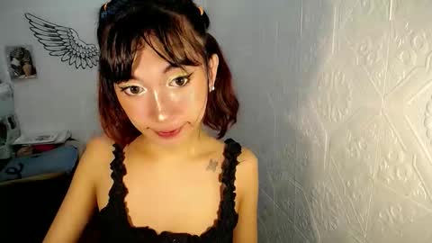 Snapshot of asianbarbie05 chatting on October 20, 2025, 1:11 pm SOFIA online show from October 20, 2025, 1:11 pm
