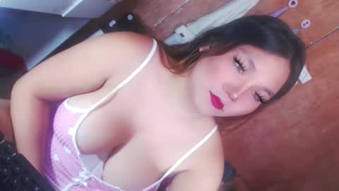 Snapshot of asianbigbobsie chatting on September 21, 2025, 5:25 pm asianbigbobsie online show from September 21, 2025, 5:25 pm