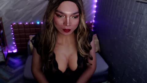 Snapshot of asiandollxxx4u chatting on April 27, 2026, 5:27 am BELLA NOTCH online show from April 27, 2026, 5:27 am