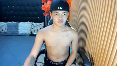 VICTORIA SCOTT online show from October 6, 2025, 12:46 pm