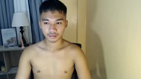 Snapshot of asianhunk_jamesx chatting on September 18, 2025, 10:28 am asianhunk_jamesx online show from September 18, 2025, 10:28 am