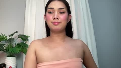 Snapshot of asiansweet_lily chatting on July 4, 2026, 10:27 pm Lily online show from July 4, 2026, 10:27 pm