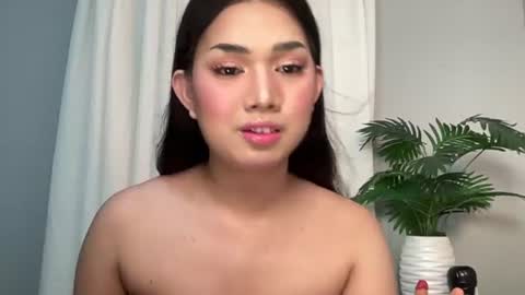 Snapshot of asiansweet_lily chatting on July 9, 2026, 12:37 am Lily online show from July 9, 2026, 12:37 am