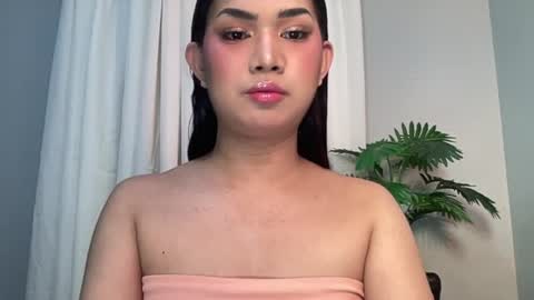 Snapshot of asiansweet_lily chatting on July 14, 2026, 12:02 am Lily online show from July 14, 2026, 12:02 am