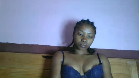 asmiraa online show from April 11, 2026, 3:27 pm