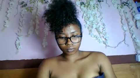 asmiraa online show from May 25, 2026, 4:02 pm