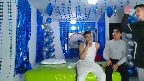 THOMAS AND DAMIAND online show from February 7, 2025, 12:09 am