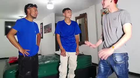 THOMAS AND DAMIAND online show from September 17, 2025, 6:09 pm