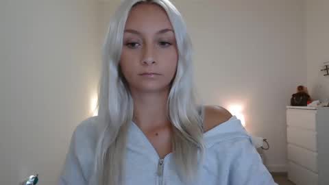 Aspen Aries online show from October 29, 2025, 2:14 am