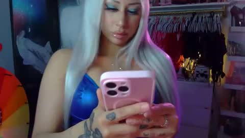 iwantaspen online show from September 17, 2025, 12:01 am